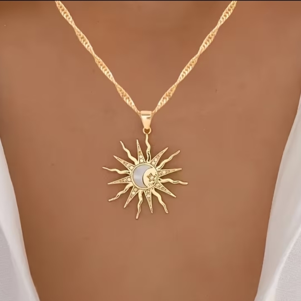 Gold Tone Sun & Moon Pendant Necklace. New!